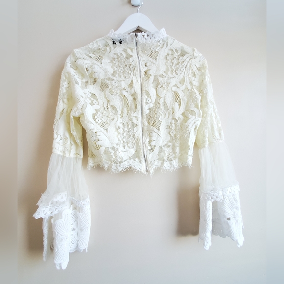 Lace Crop Top with Tulle Bell Sleeves - Picture 4 of 9